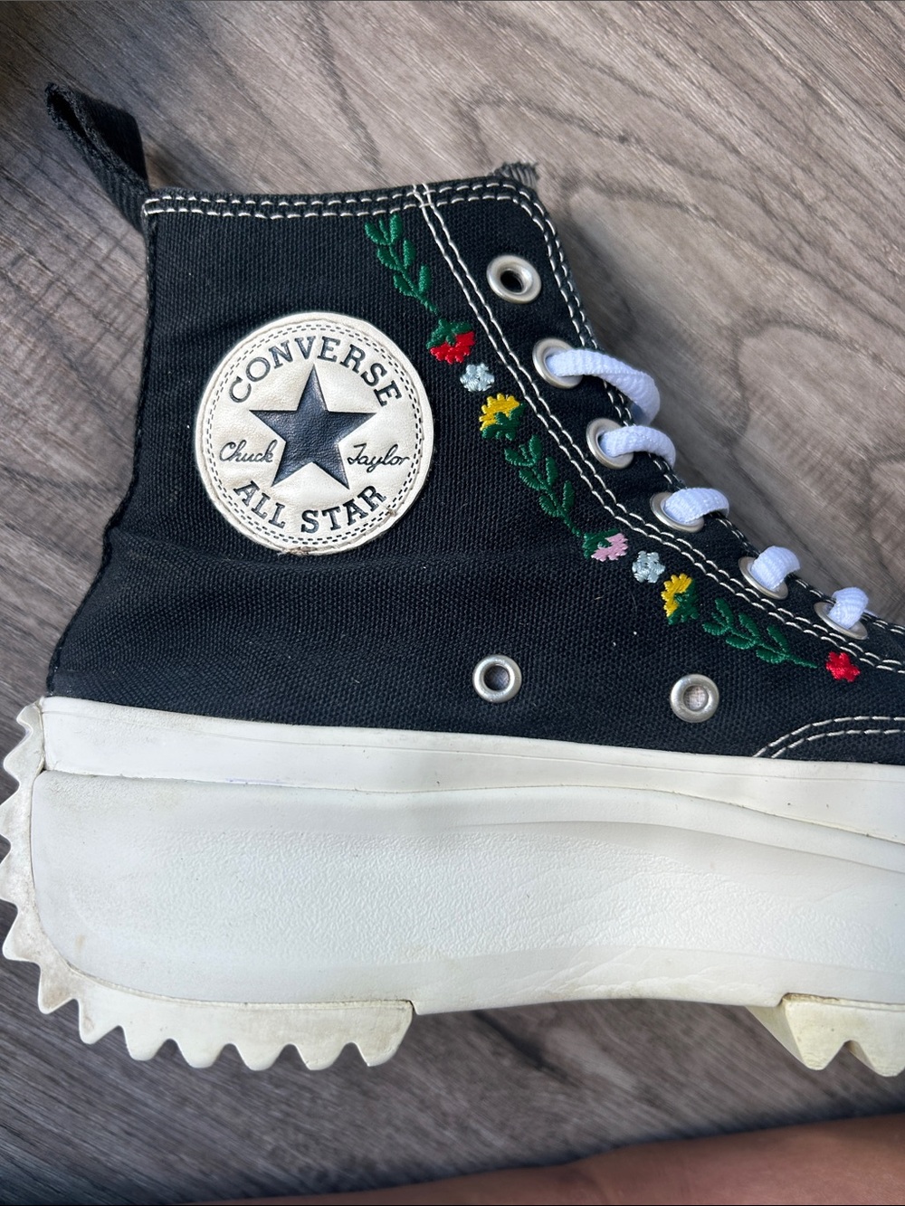 Converse Run Star Hike Platform High-Top Sneakers with Multicolor Floral Embroid - Picture 7 of 9